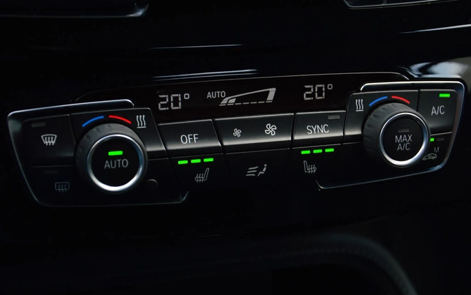 BMW X1 cena 119900 przebieg: 57000, rok produkcji 2019 z Zdzieszowice małe 497